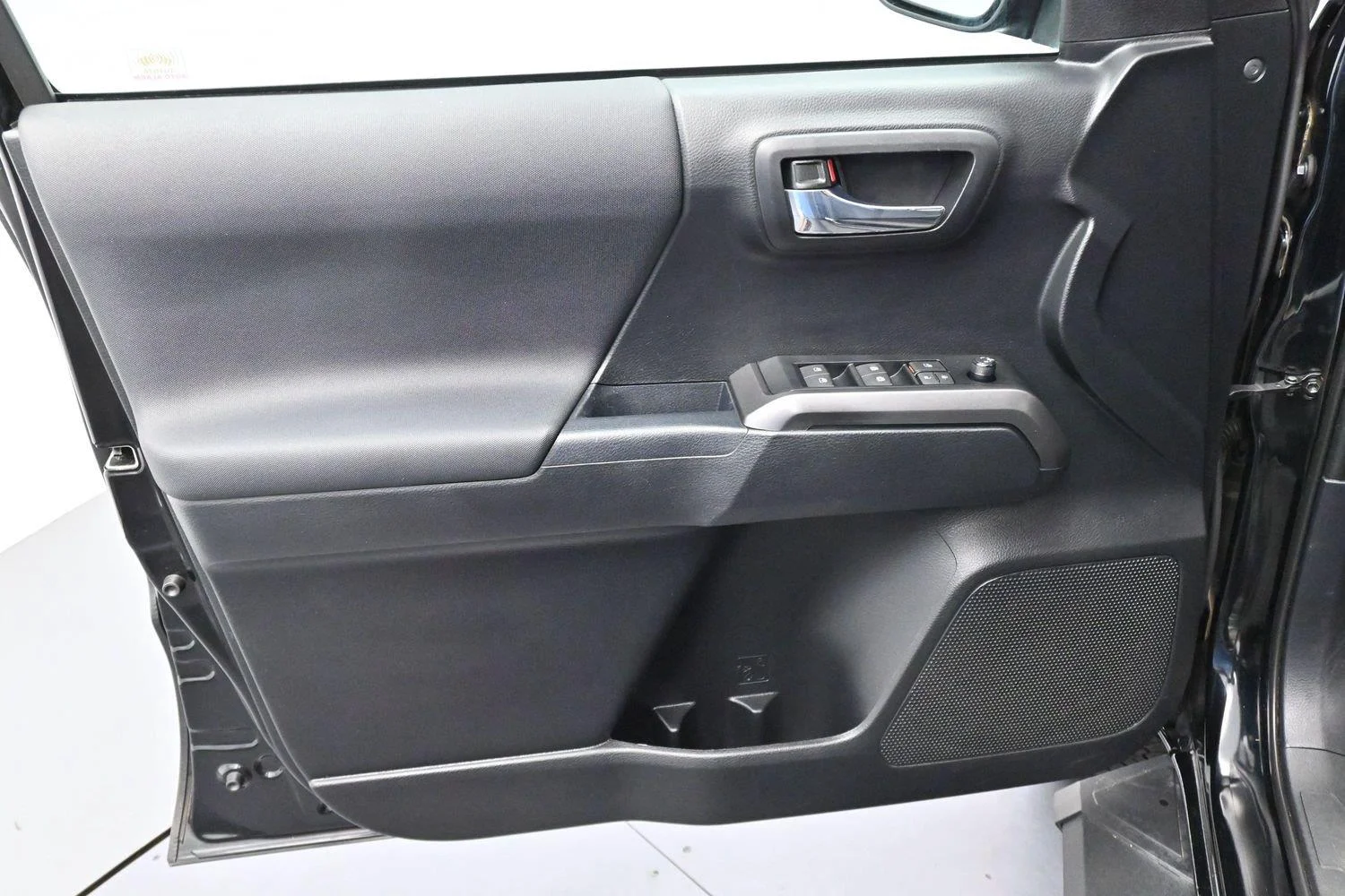 Used 2019 Midnight Black Metallic Toyota TRD Sport image 10