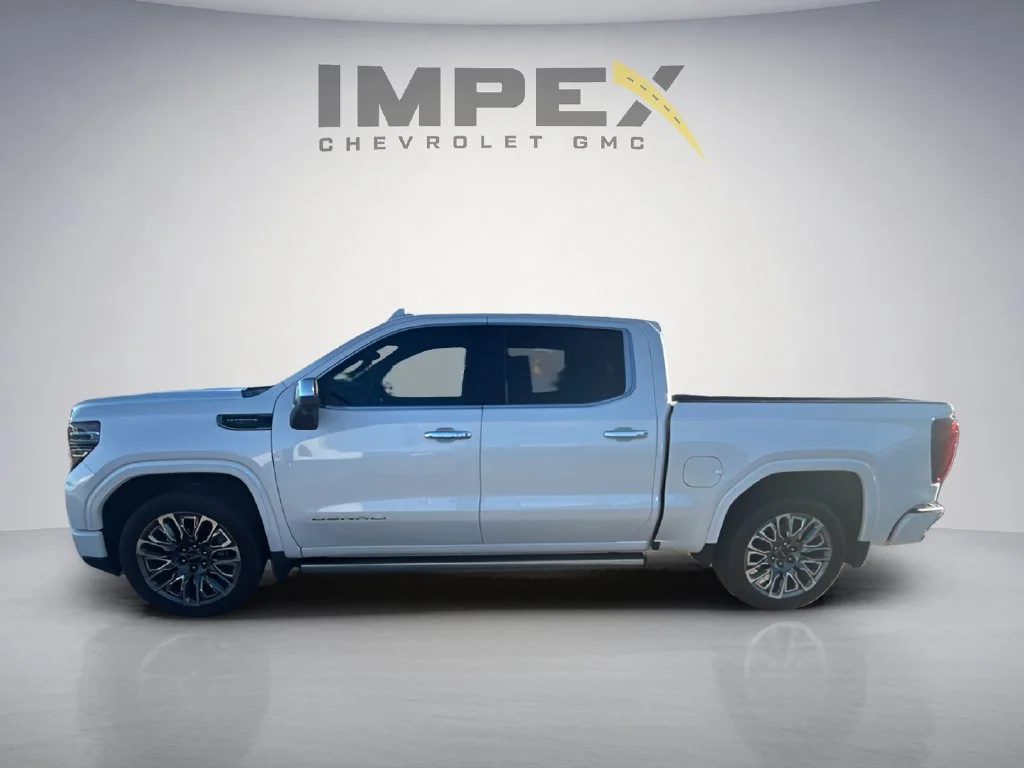 Used 2024 White Frost Tricoat GMC Denali Ultimate image 2