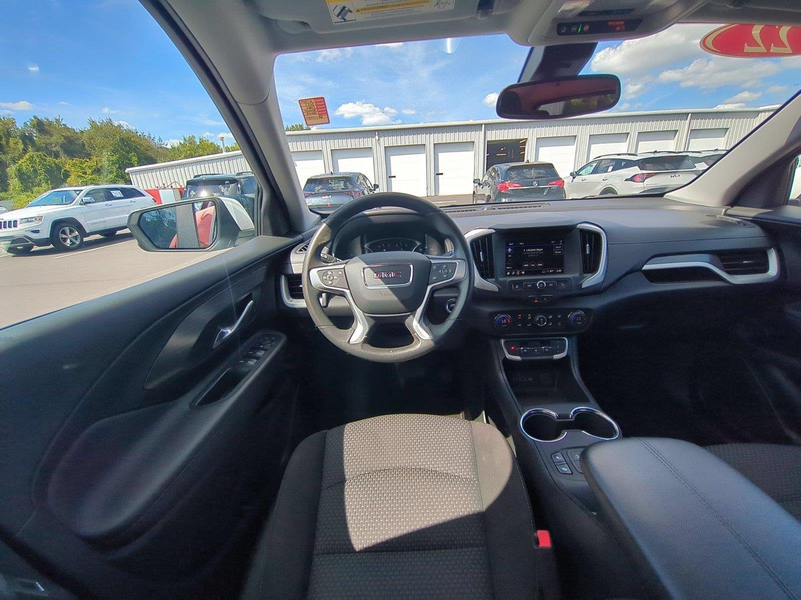 Used 2022 Summit White GMC SLE image 32