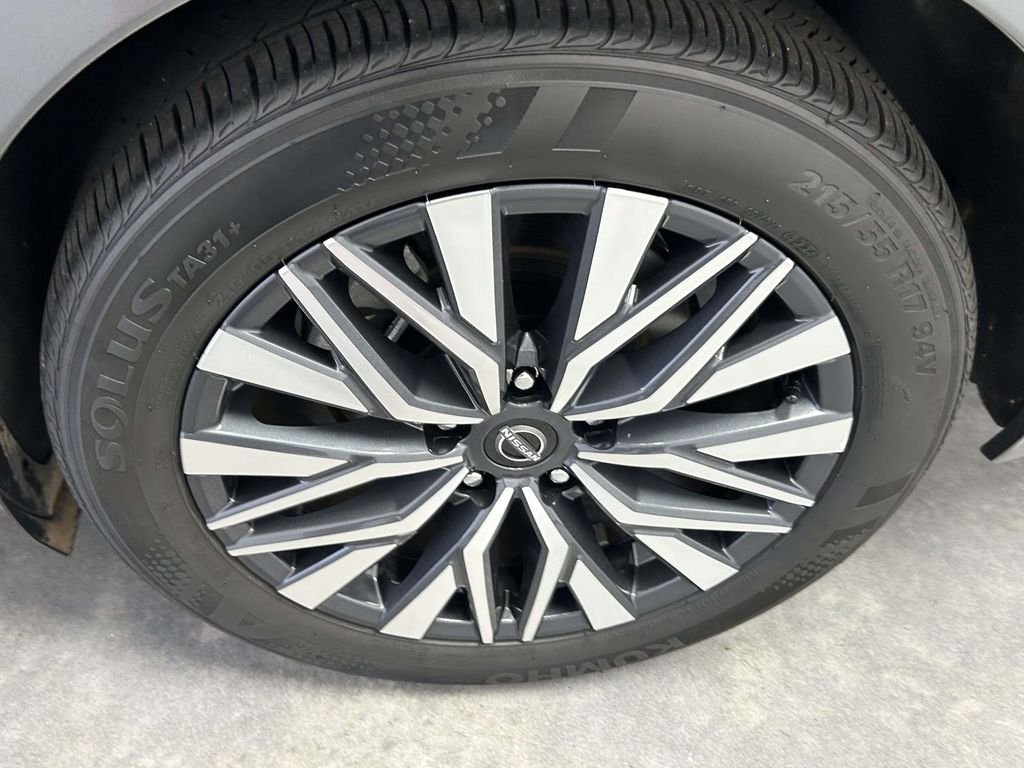 Used 2025 Gray Nissan 2.5 SV image 9