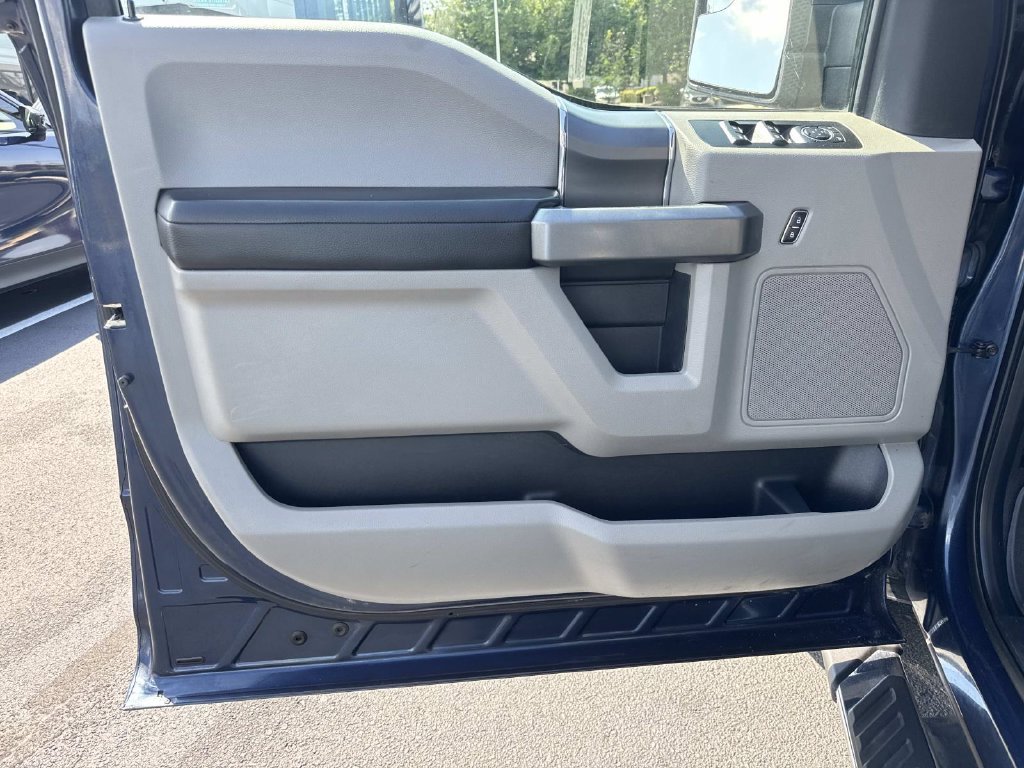 Used 2017 Blue Ford XLT image 18
