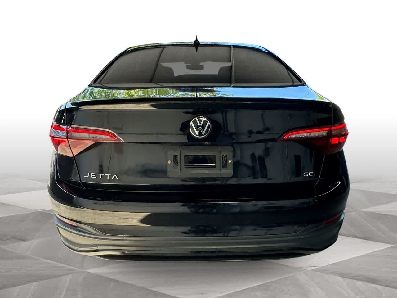 Used 2022 Deep Black Pearl Volkswagen SE image 7