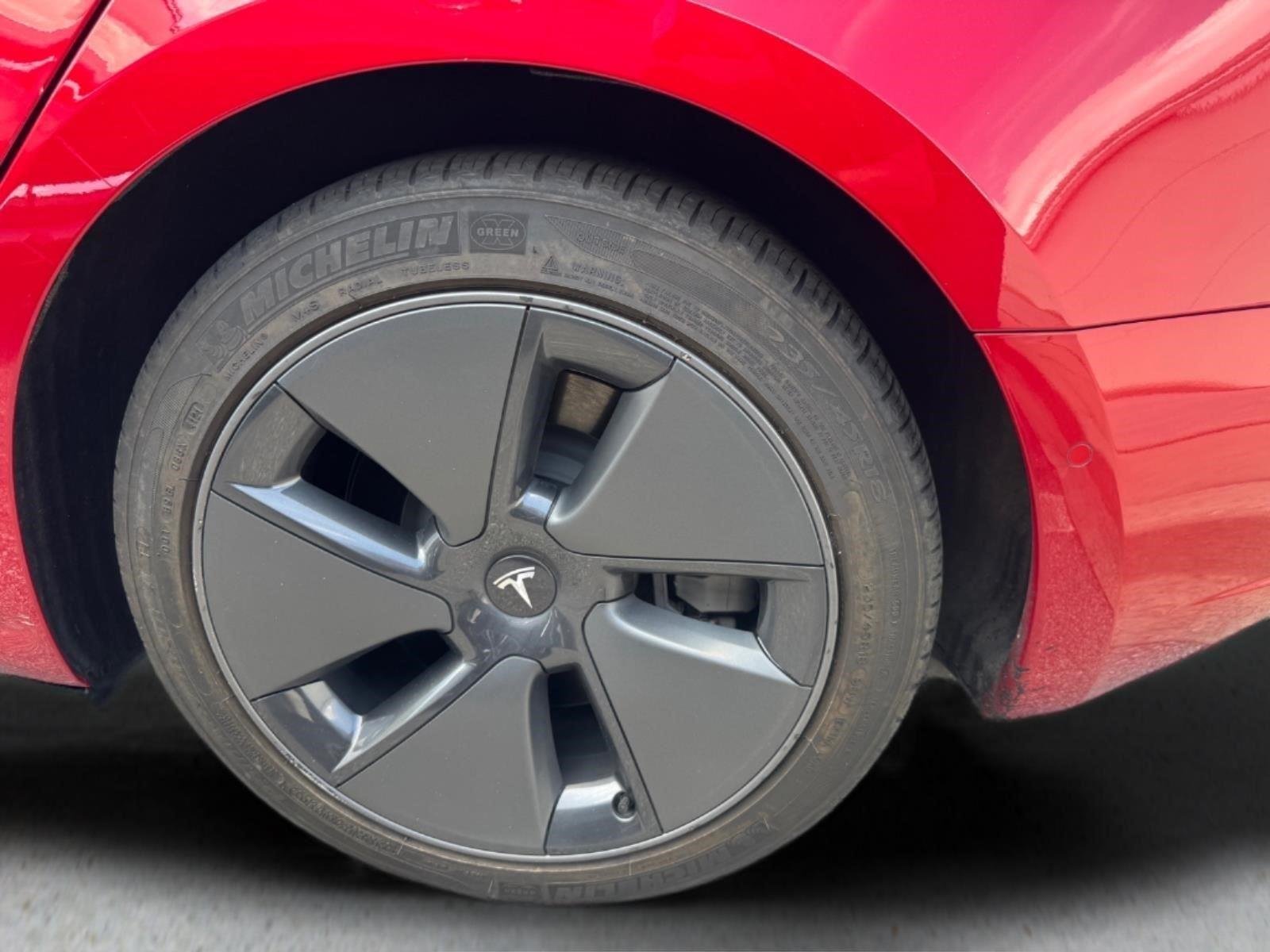 Used 2022  Tesla Long Range image 7
