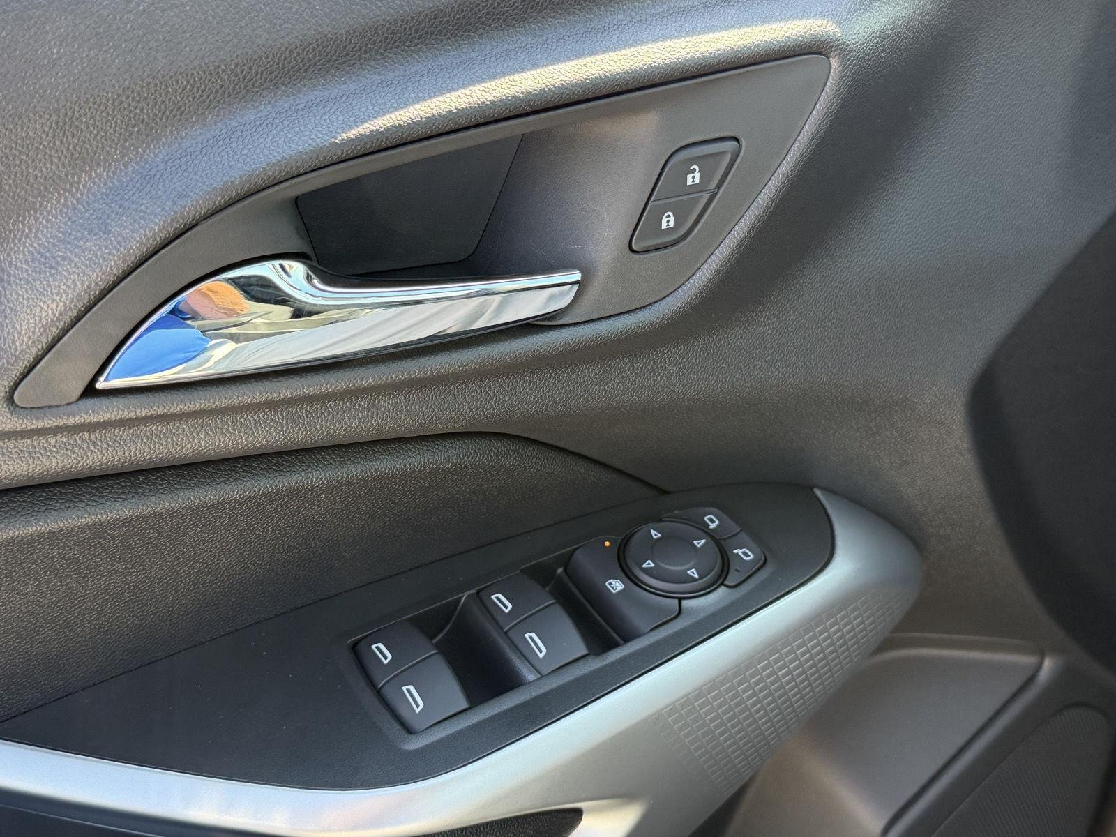 2026 Chevrolet Trax LS - Photo 9