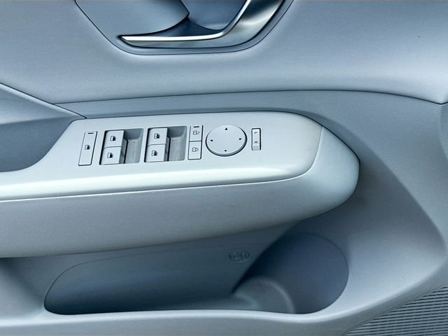 2024 Hyundai Kona Limited - Photo 17