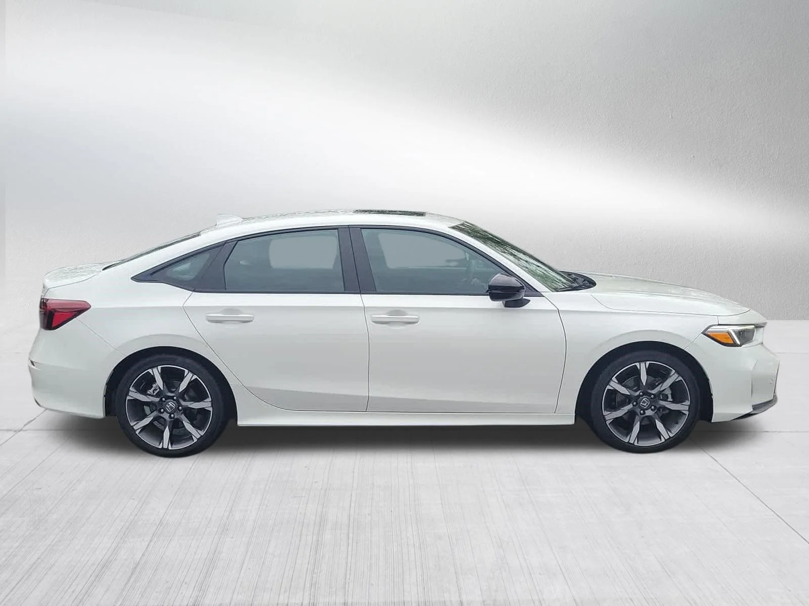 Certified Used 2025 Platinum White Pearl Honda Sport Touring image 4