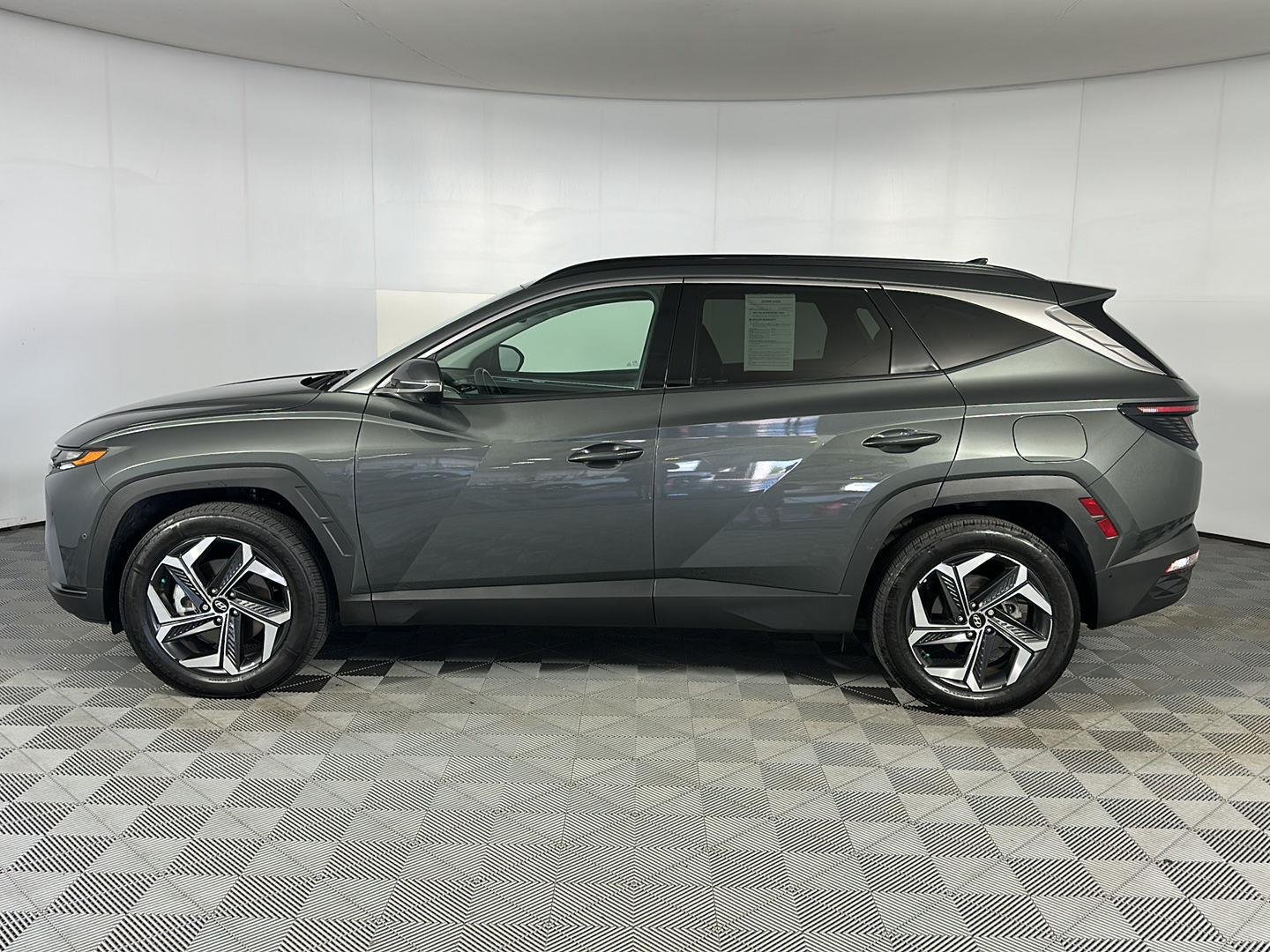 Used 2022 Amazon Gray Hyundai Limited image 7