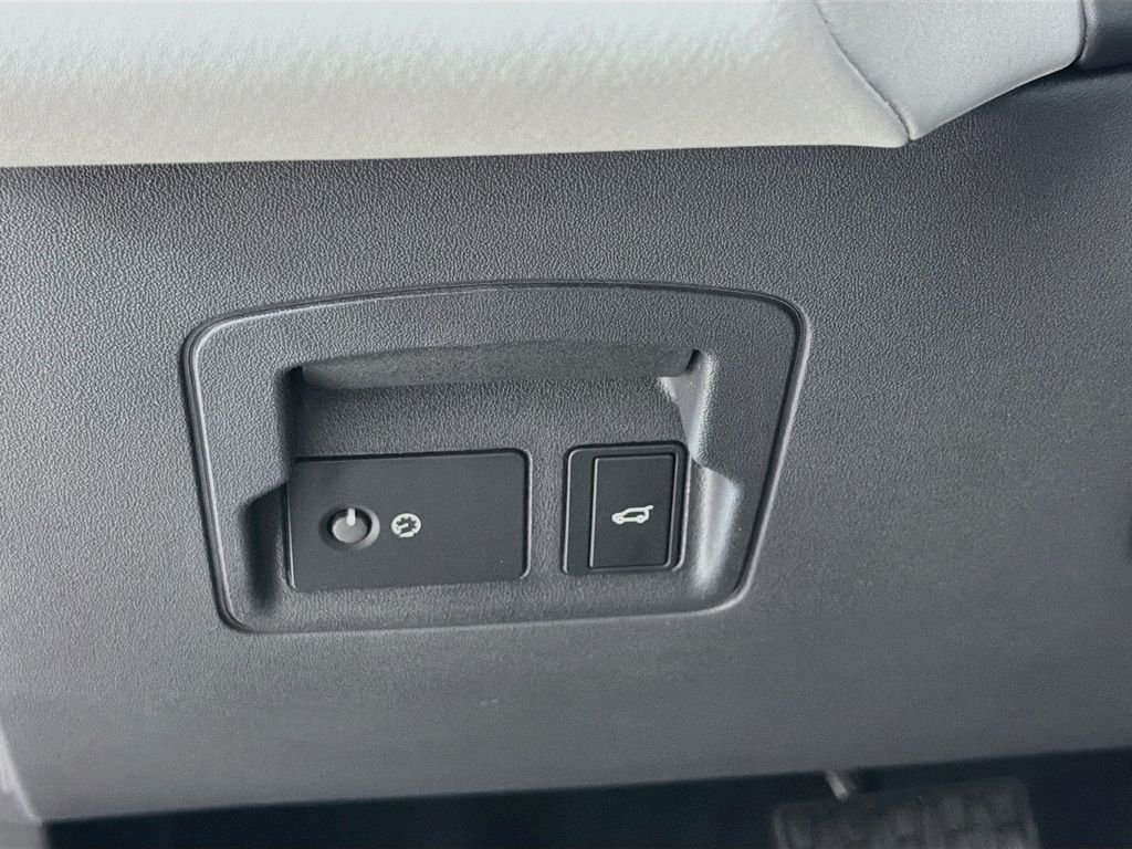 New 2026 Santorini Black Land Rover S image 10