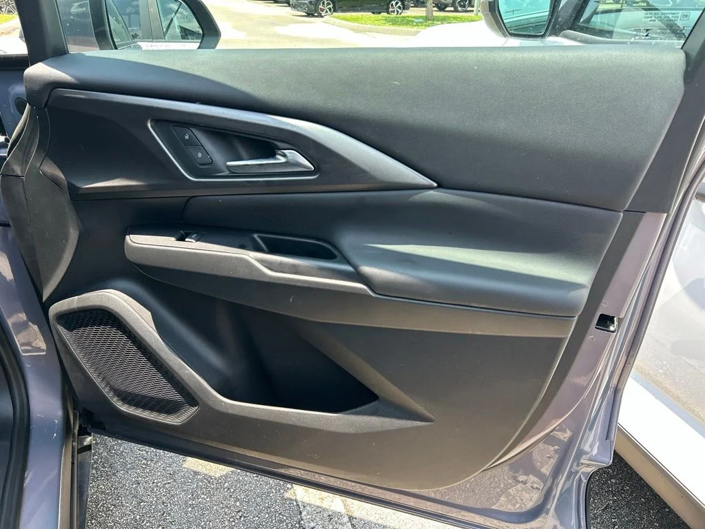 Used 2025 Galaxy Gray Metallic Chevrolet LT image 37