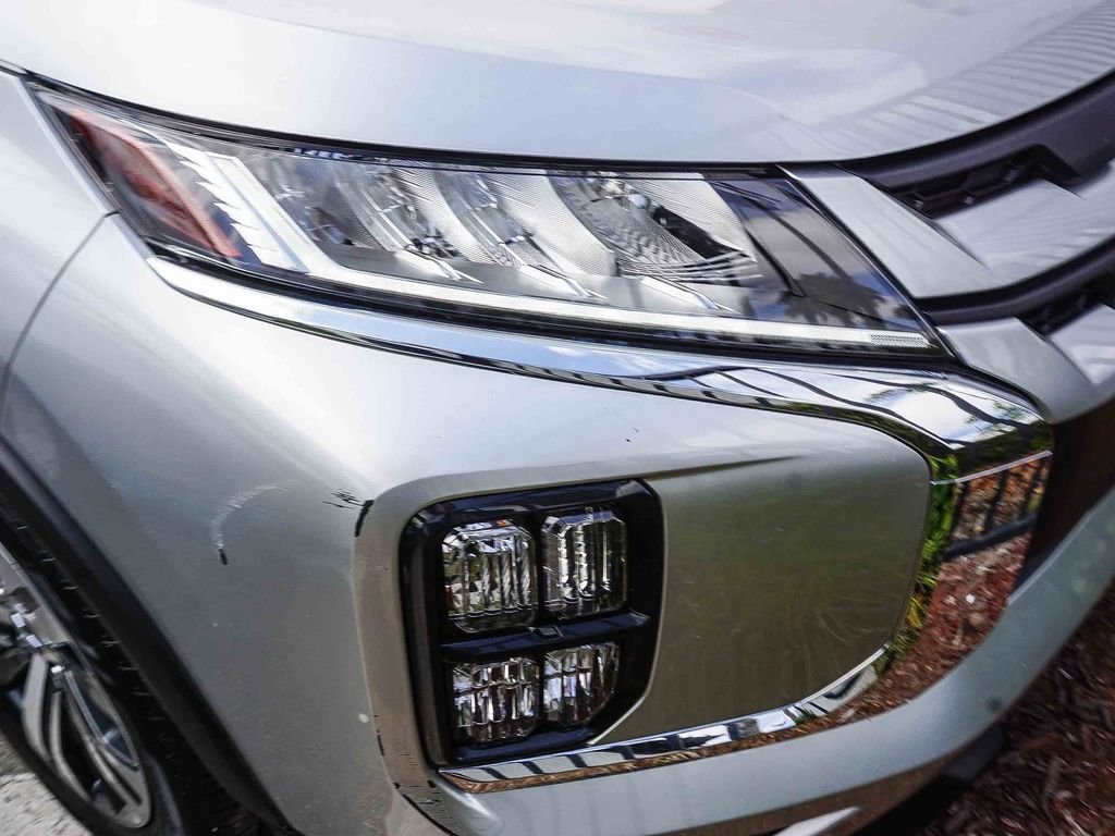 Used 2025 Silver Mitsubishi 2.0 ES image 10