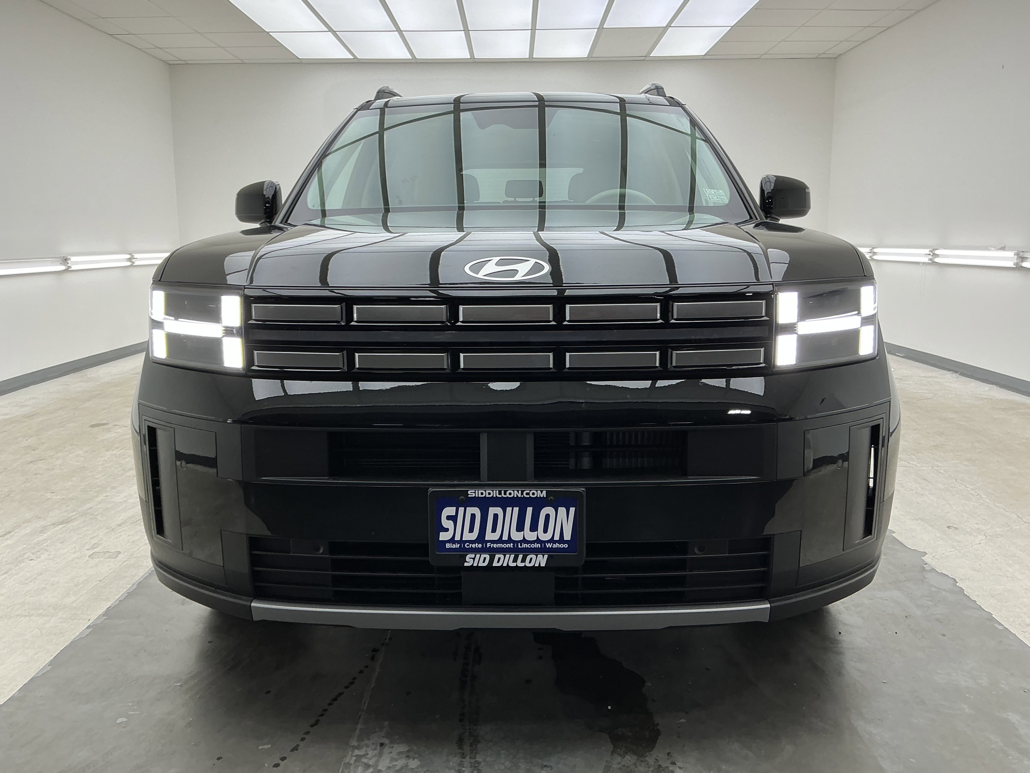 Used 2026 Phantom Black Hyundai SEL image 2