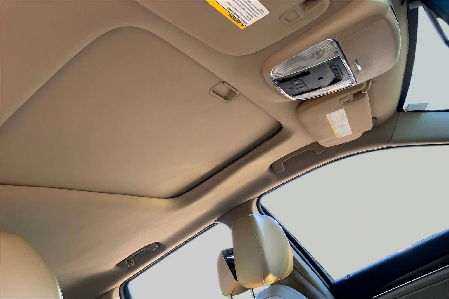 Used 2015 Granite Crystal Met. Clear Coat Jeep Limited image 14