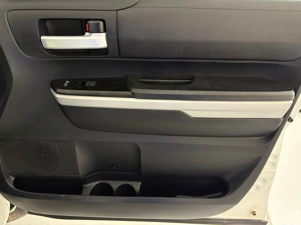 Used 2019 White Toyota SR5 image 41