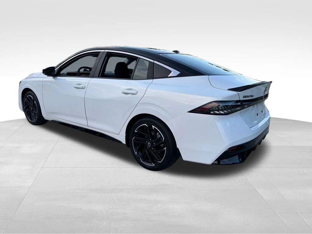 New 2026 Aspen White TriCoat / Super Black Two-tone Nissan SR image 5