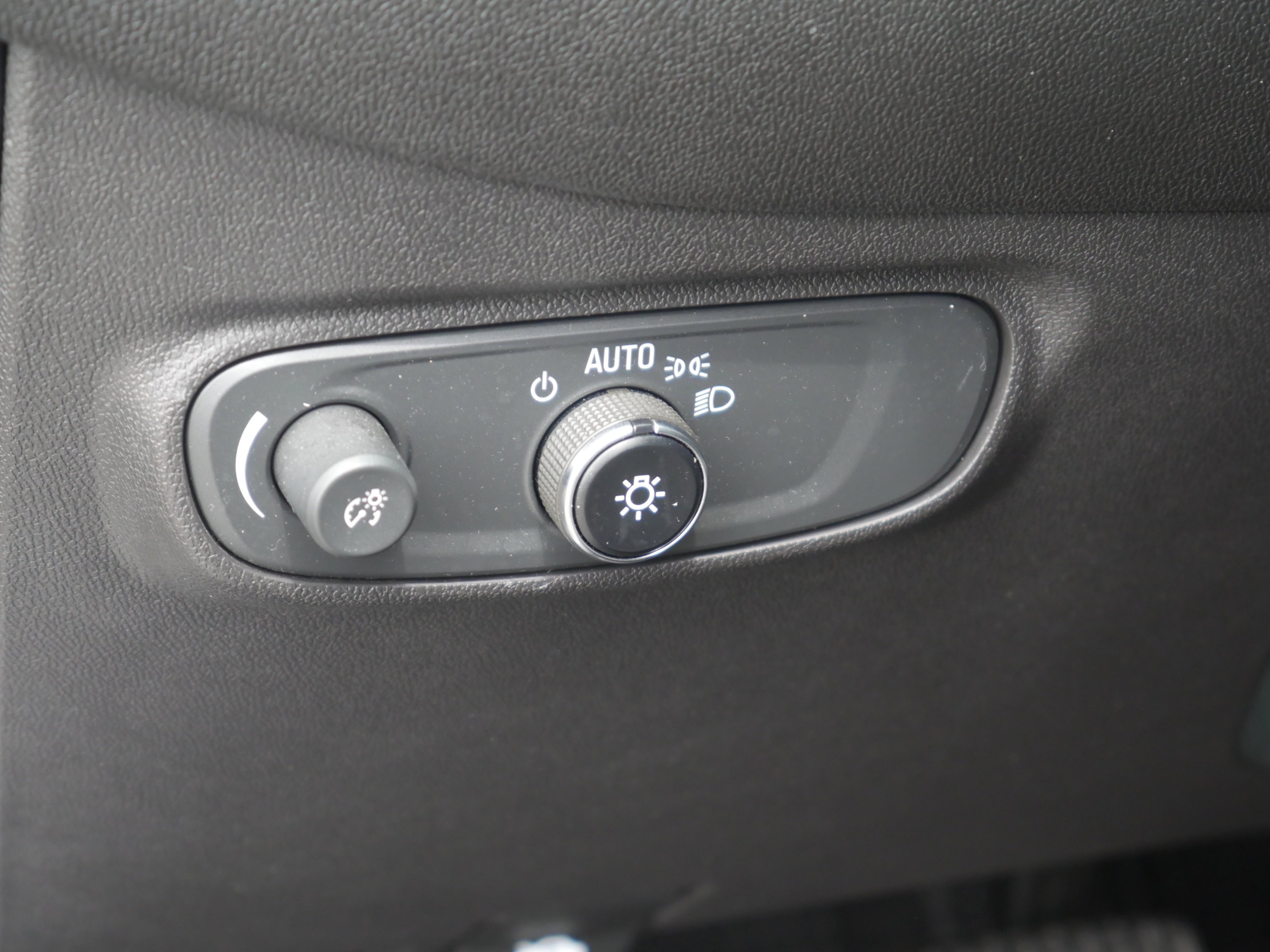 Used 2021 Silver Ice Metallic Chevrolet LS image 5