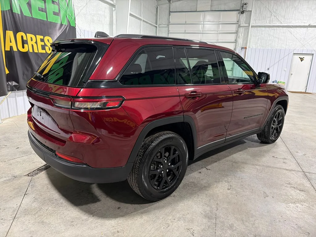 Certified Used 2025 Velvet Red Pearlcoat Jeep Altitude image 7