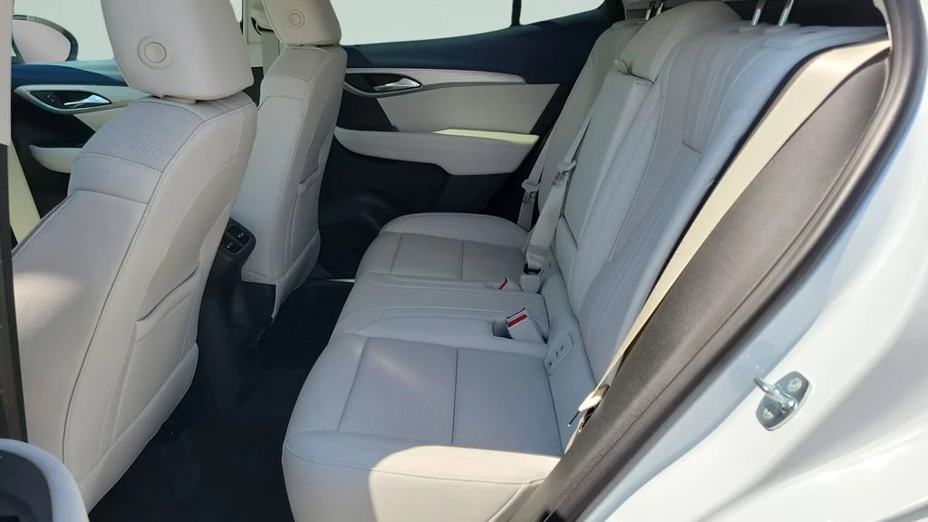 New 2026 Iridescent White Tricoat Buick Avenir image 13