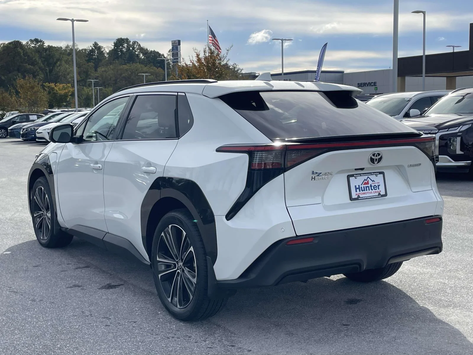 Used 2023 Wind Chill Pearl Toyota Limited image 25