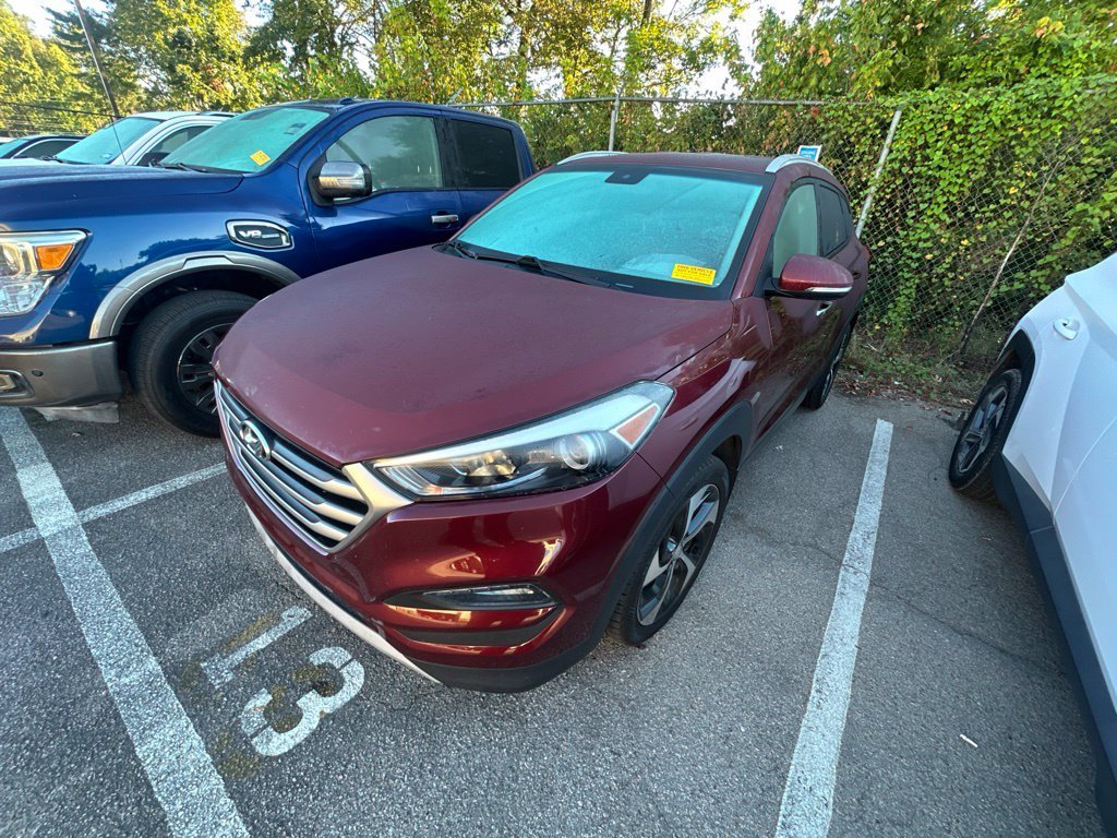 Used 2017 Red Hyundai Sport image 2