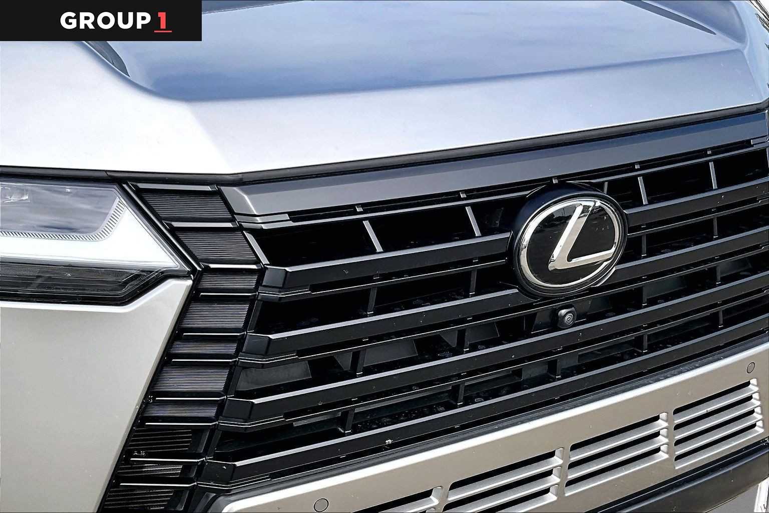 Certified Used 2025 Atomic Silver Lexus Premium+ image 27