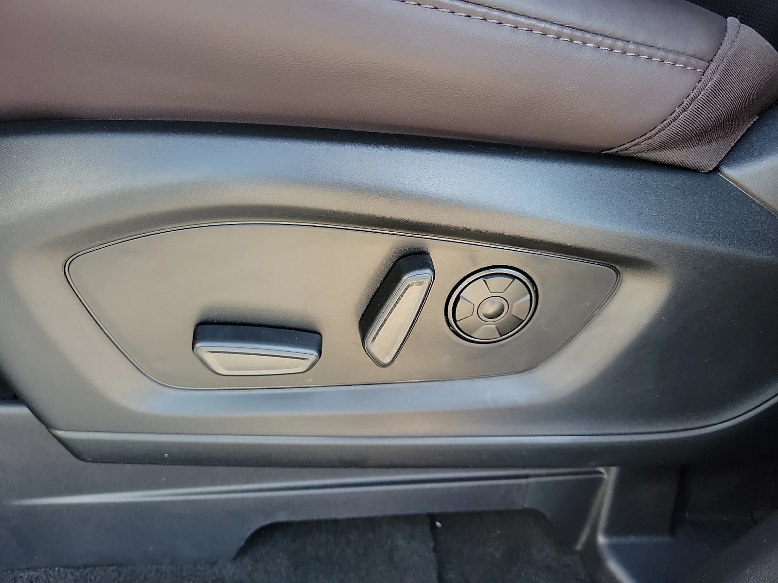 New 2027 Vapor Blue Metallic Ford Platinum image 13