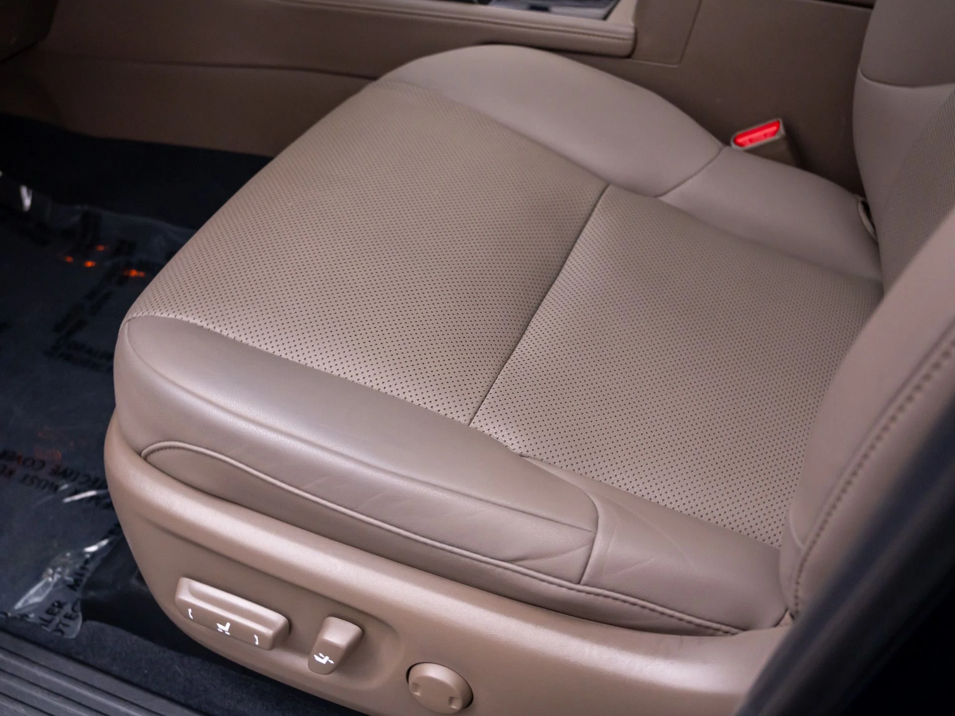 Used 2022 Blue Lexus 460 image 14