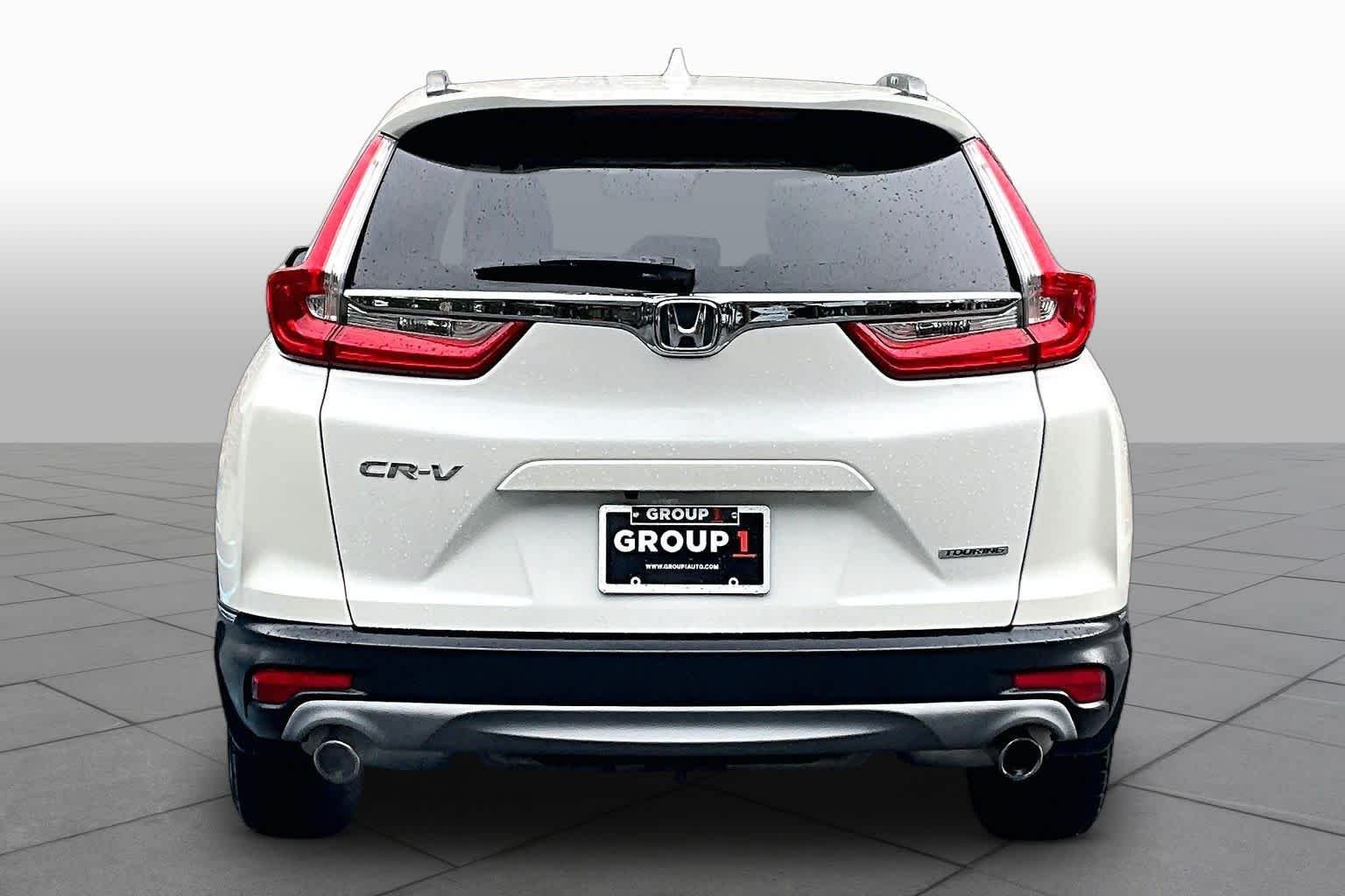 Used 2018 White Diamond Pearl Honda Touring image 5