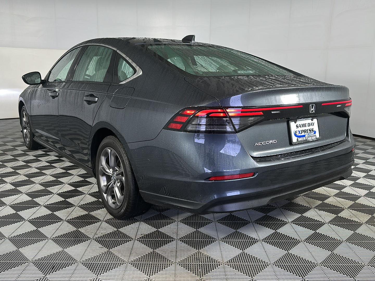 Used 2024 Meteorite Gray Metallic Honda EX image 5