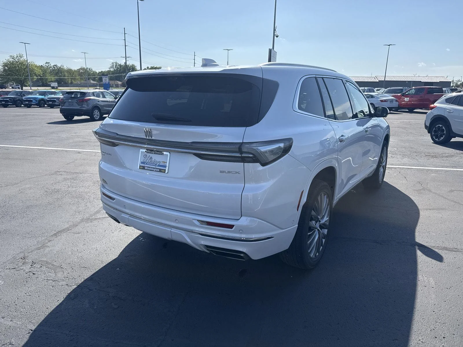 Used 2025 White Frost Tricoat Buick Avenir image 4