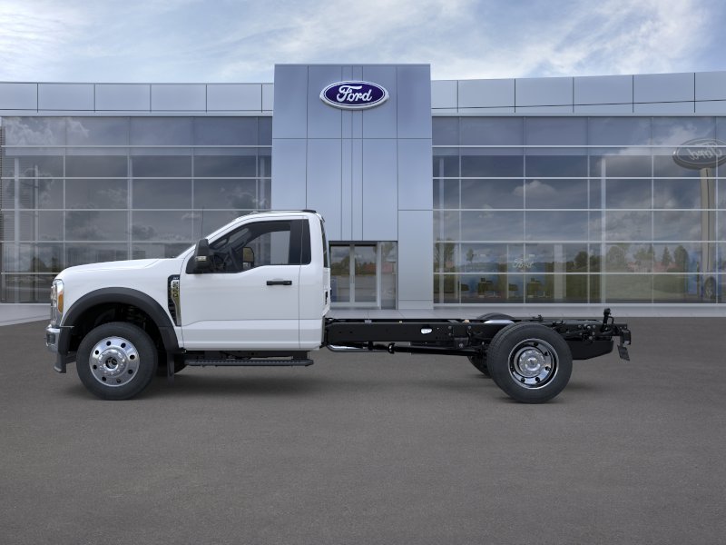 New 2026 Oxford White Ford F-550® XLT image 3