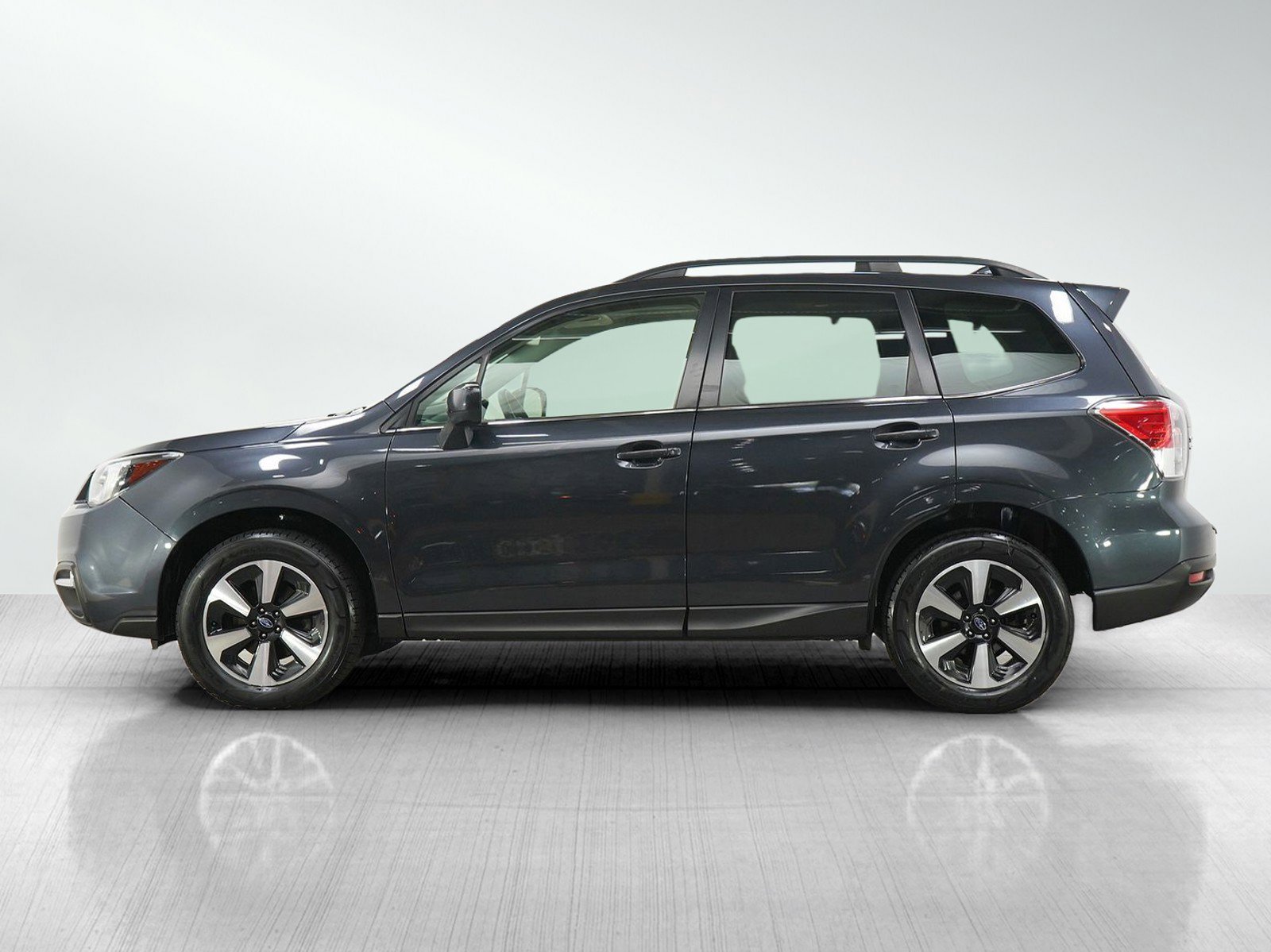 Used 2018 Subaru Forester Limited with VIN JF2SJAJCXJH578261 for sale in South Saint Paul, Minnesota