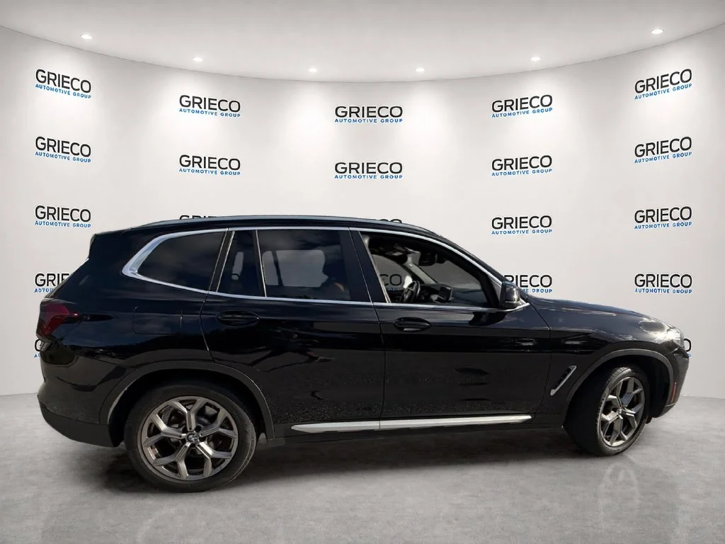 Used 2022 Jet Black BMW xDrive30i image 8