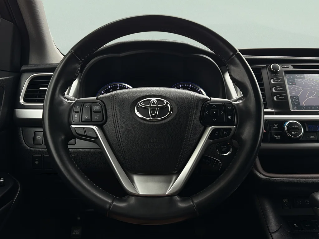 Used 2017 Blizzard Pearl Toyota XLE image 31