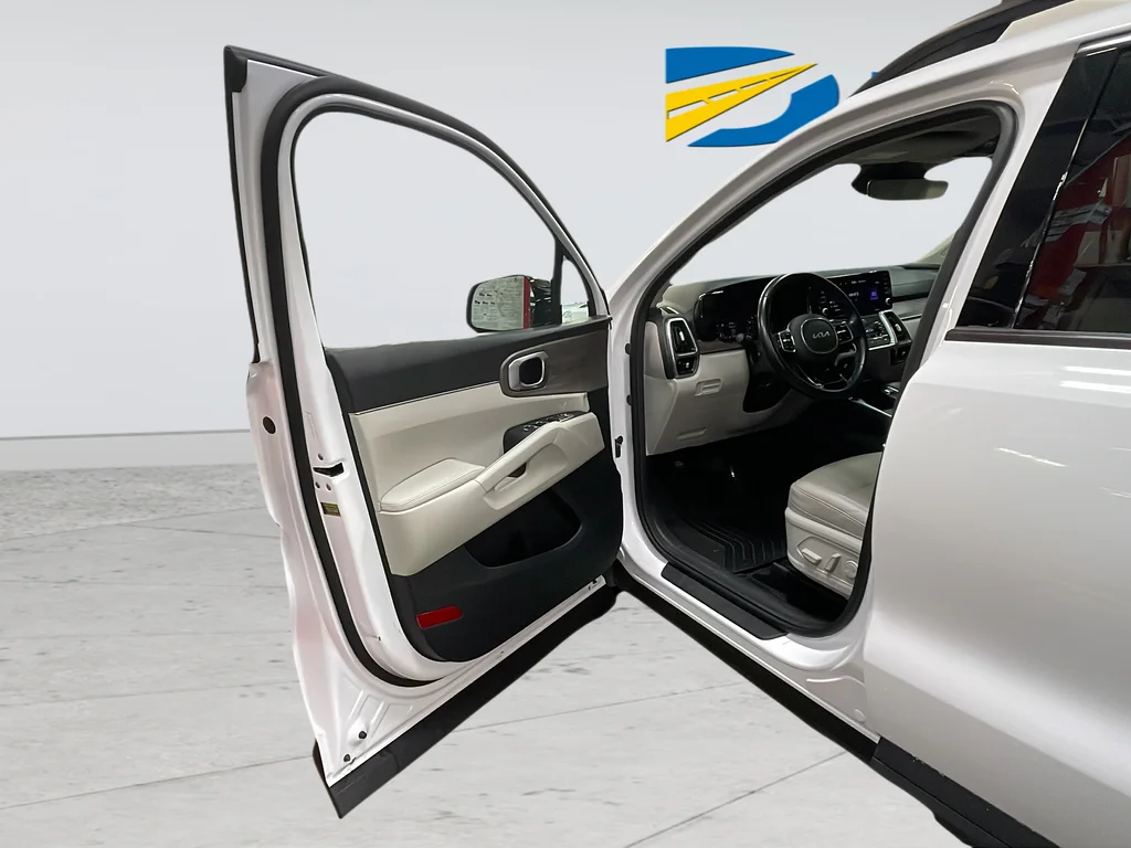 Used 2022 White Kia S X-LINE image 34