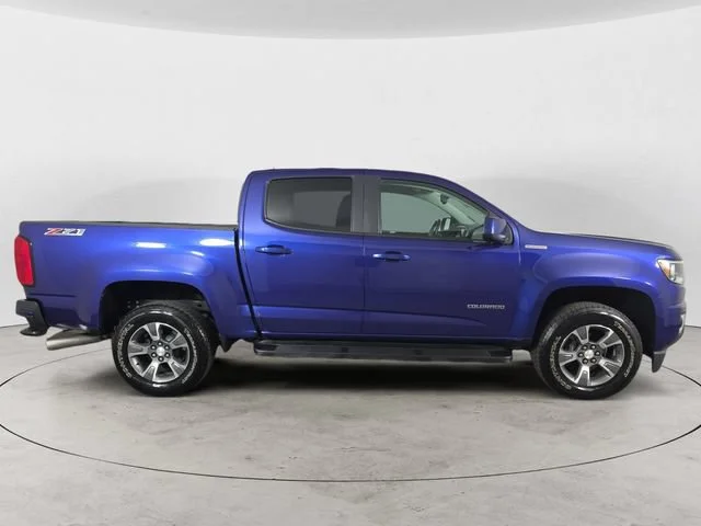 Used 2017 LASER BLUE METALLIC Chevrolet 4WD Z71 image 4