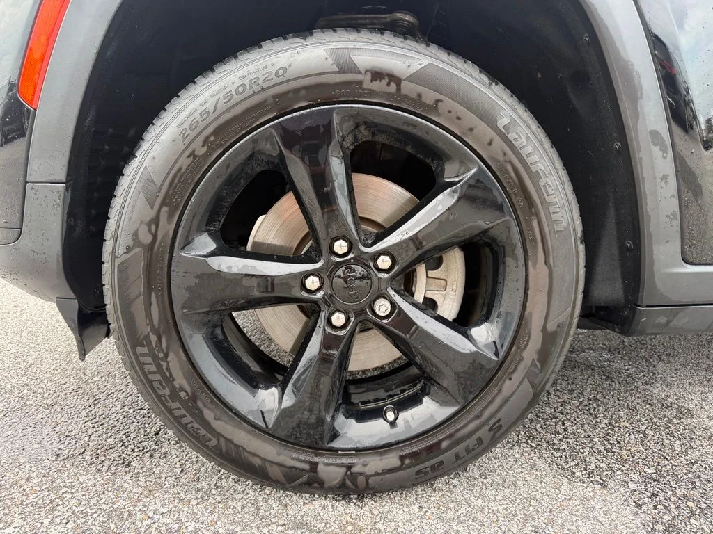 Used 2021 Black Jeep Altitude image 24