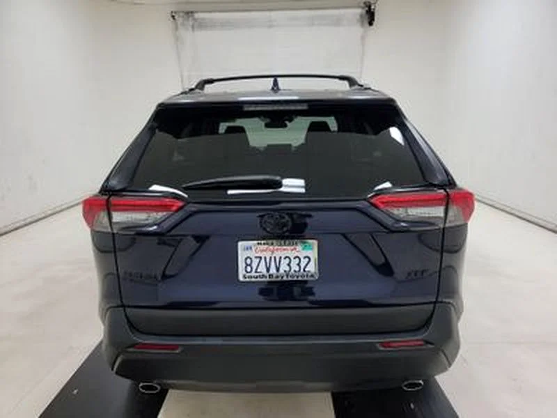 Used 2021 Blue Toyota XLE Premium image 5