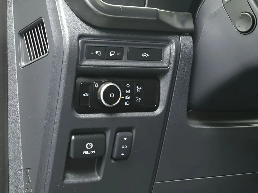 Used 2023 Iconic Silver Metallic Ford Tremor image 25