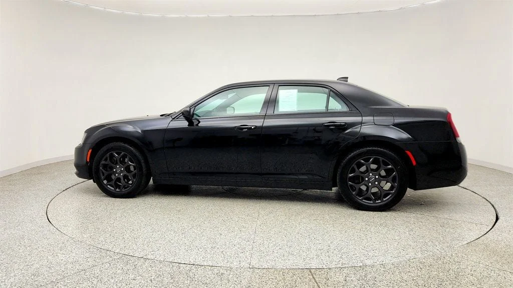 Used 2020 Gloss Black Chrysler 300S AWD image 8