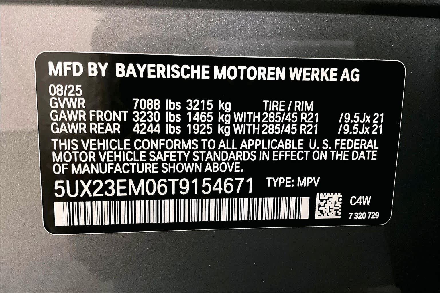 Used 2026 Skyscraper Grey Metallic BMW xDrive40i image 33