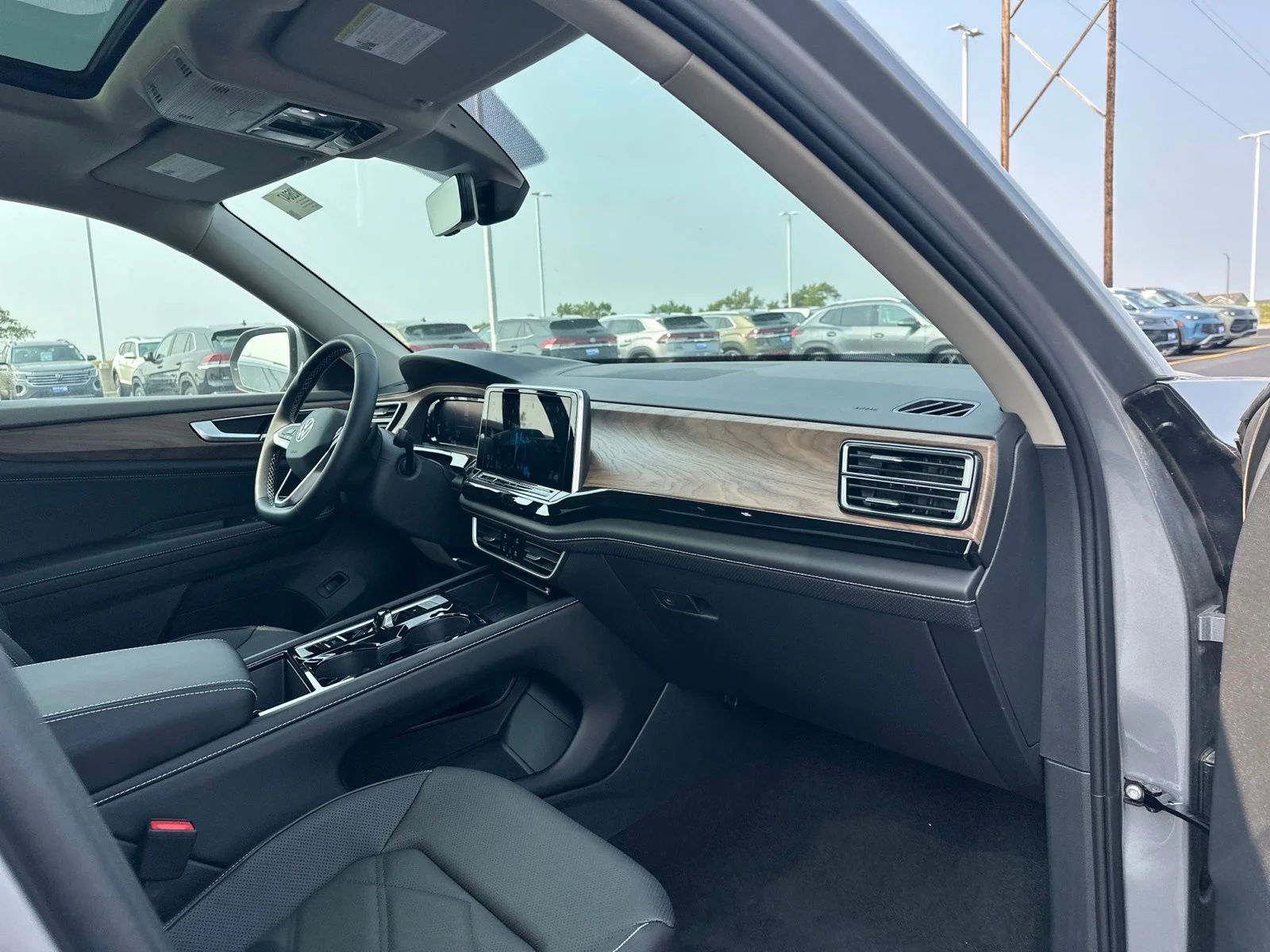 2026 Volkswagen Atlas SE w/Tech - Photo 42