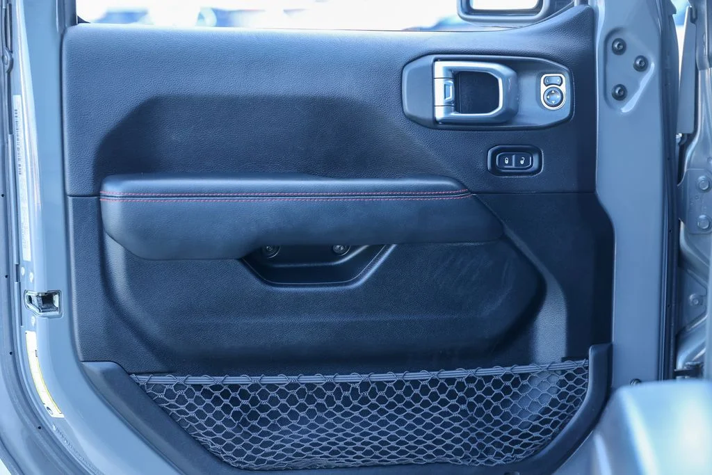 Used 2020 Gray Jeep Rubicon image 24