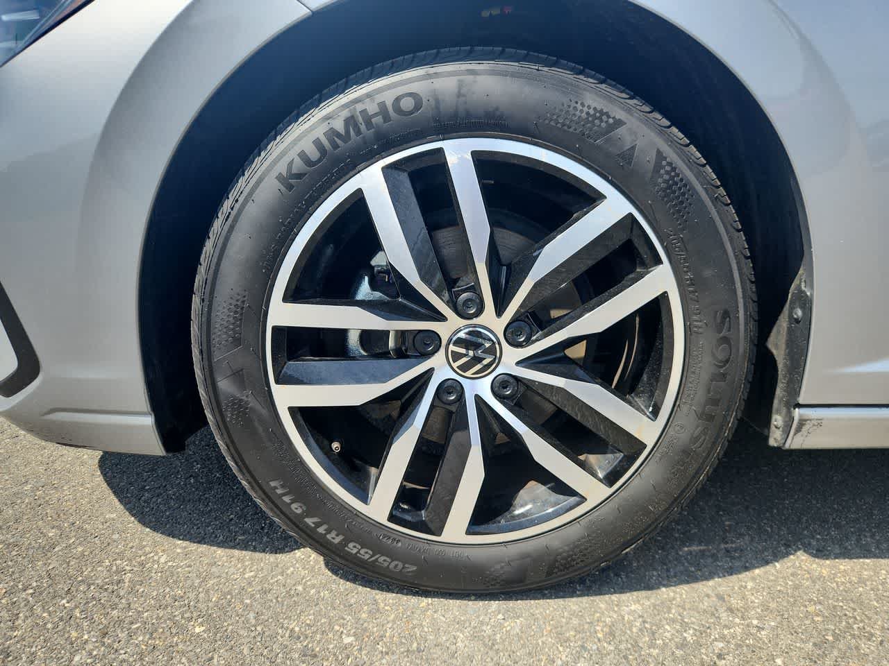 2025 Volkswagen Jetta SE - Photo 10