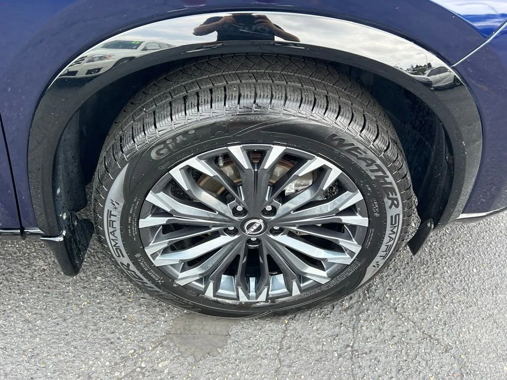 Used 2024 Deep Ocean Blue Nissan Platinum image 6