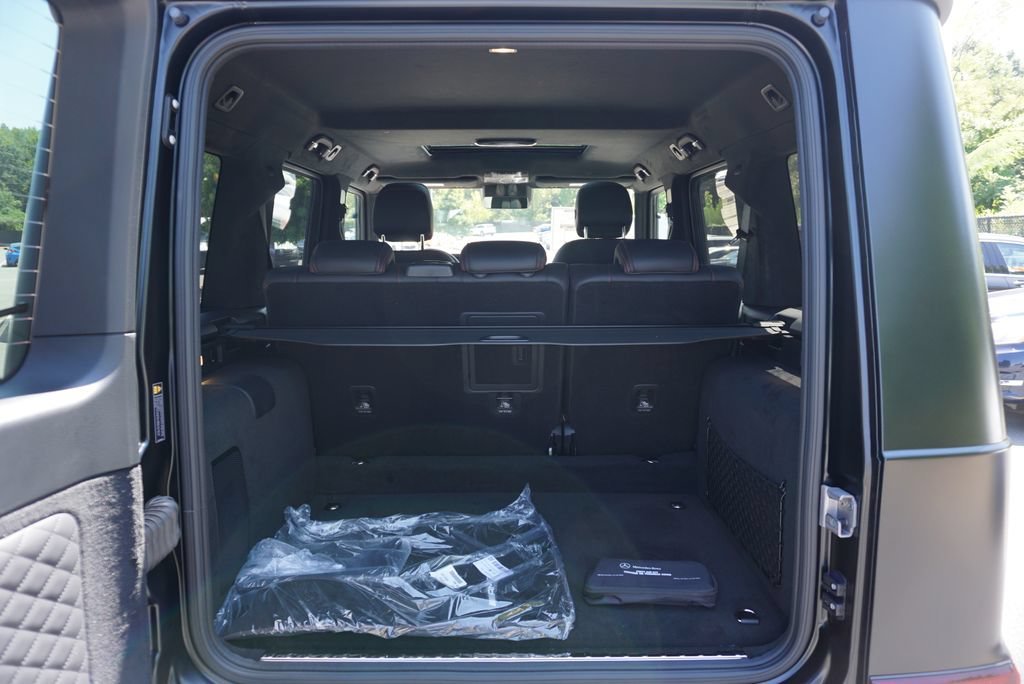 New 2027 MANUFAKTUR Night Black Magno Mercedes-Benz G 580 image 35