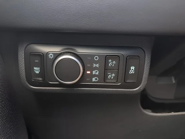Used 2025 Shadow Black Ford Select image 15