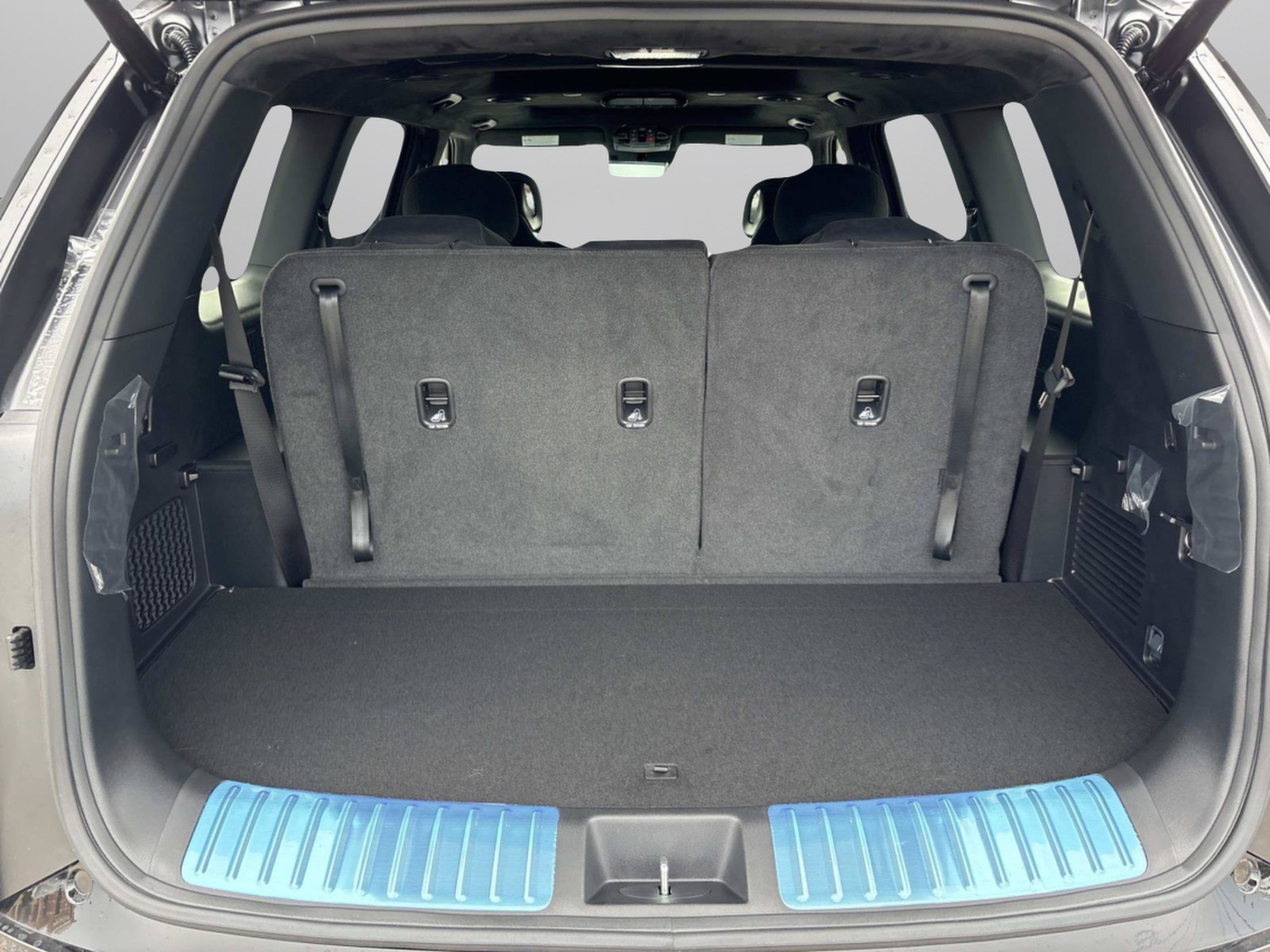 New 2027 Ebony Black Kia X-Pro SX-Prestige image 9