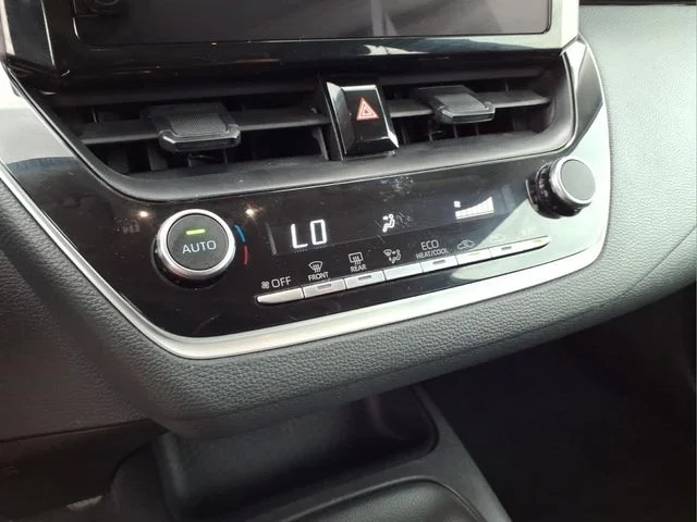 2025 Toyota Corolla LE - Photo 24