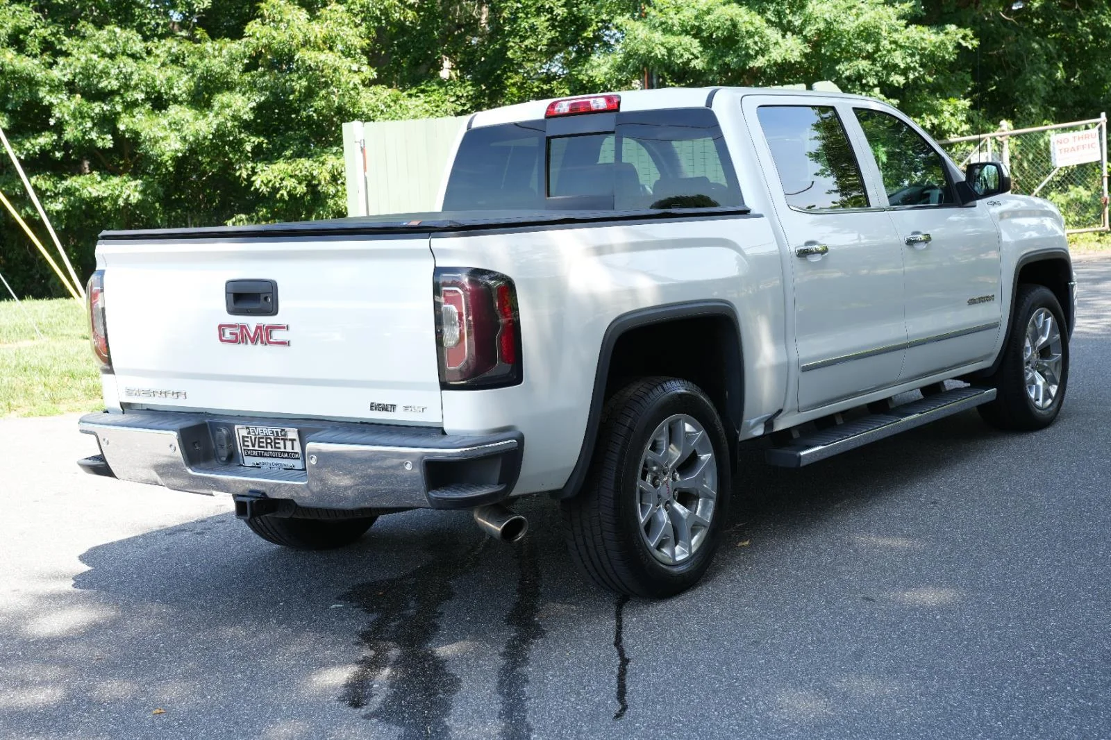 Used 2018 WHITE FROST TRICOAT GMC SLT image 7
