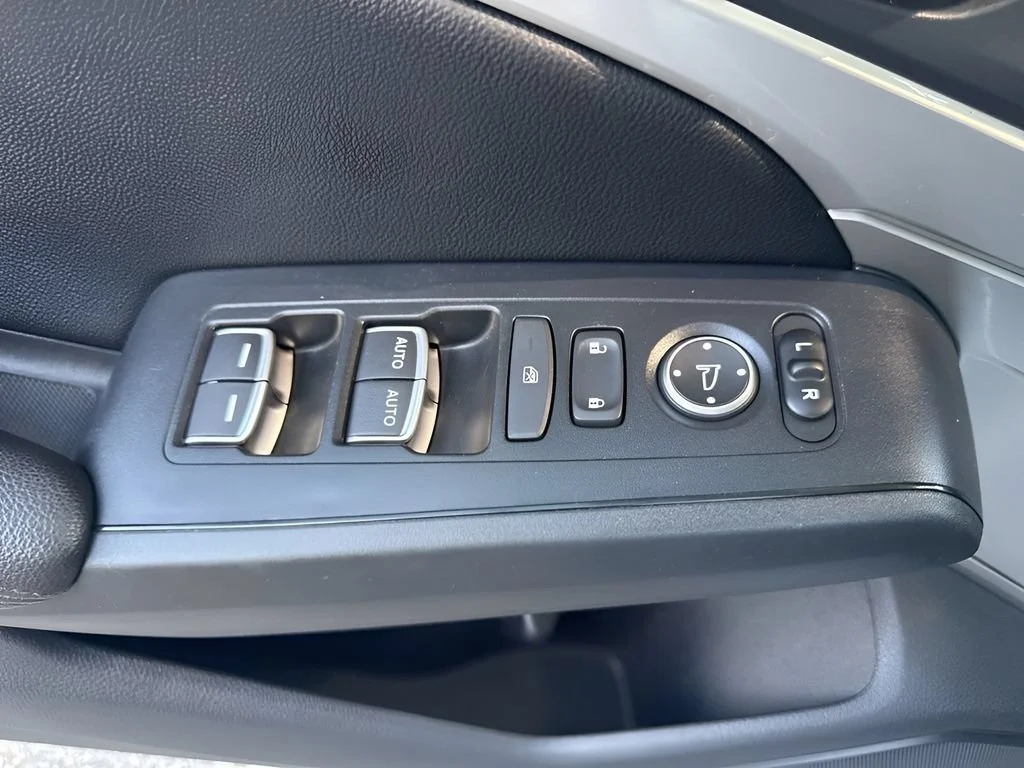 Used 2023 Silver Acura  image 25